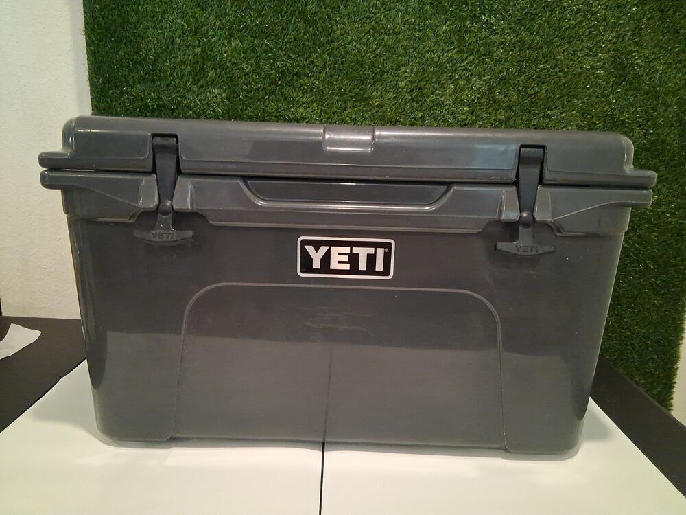 YETI Tundra 45 Hard Cooler Charcoal Gray - Pre-Owned Tested & Clean